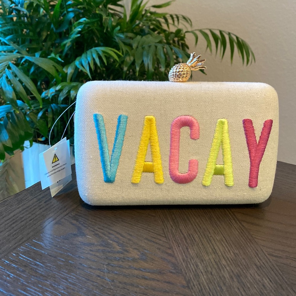 Vacay clutch
